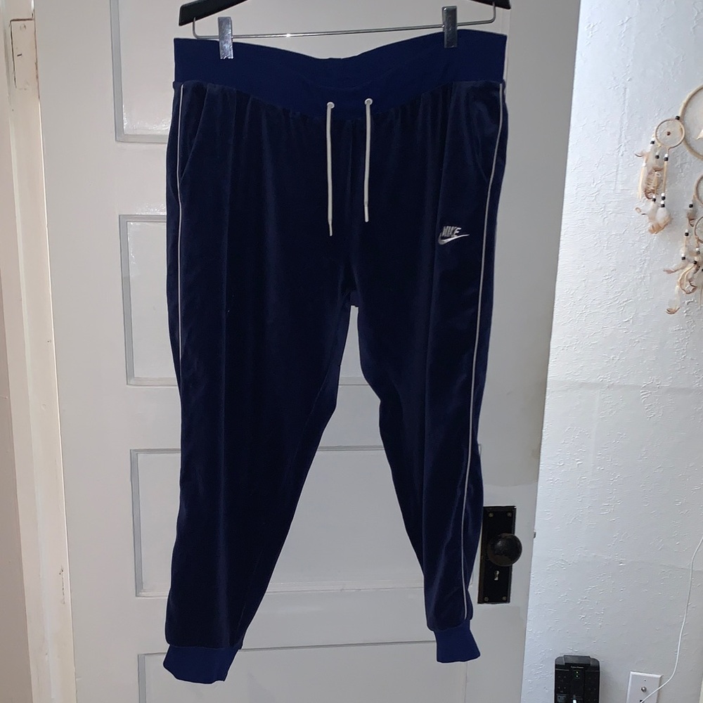 Nike Women's Navy Capris with White Drawstring